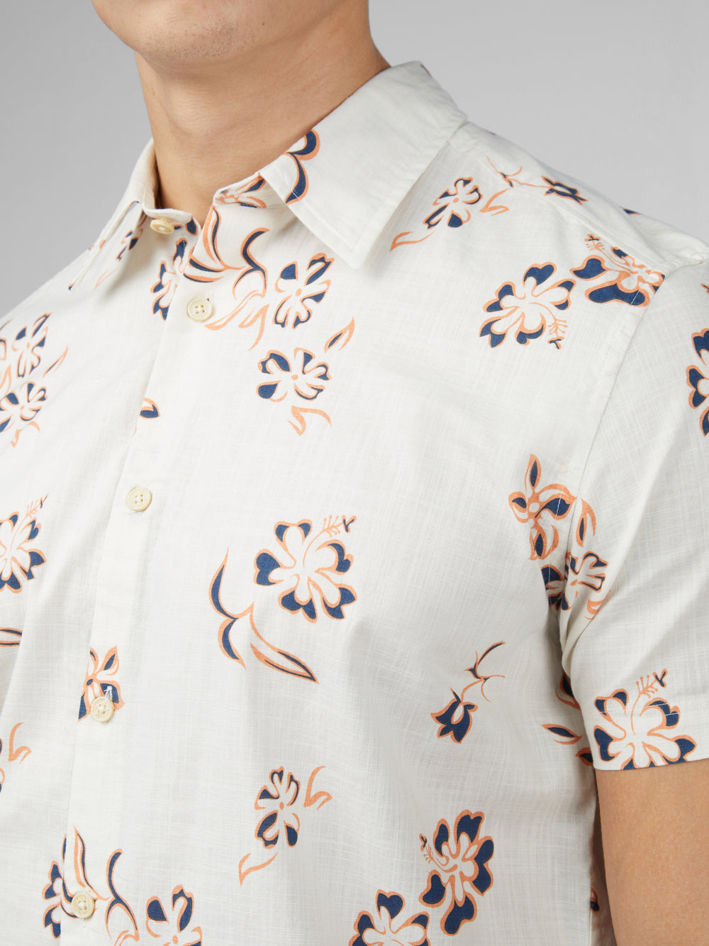 White Ben Sherman Signature Linear Floral Shirts | CP9053468